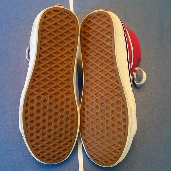 Vans Women's Sneakers in Fuschia and White
Women’s 8 Great preowned condition - Picture 4 of 9